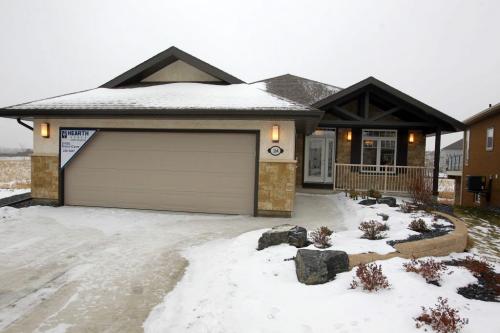 HOMES - 164 Blue Sun Drive in Sage Creek. December 14, 2011 BORIS MINKEVICH / WINNIPEG FREE PRESS