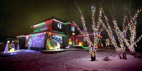 125 SHorecrest dr. aka Polar Bear Lane, the Winning house and street of Linden Woods Christmas lights competition. December 19, 2011 - (Phil Hossack / Winnipeg Free Press)