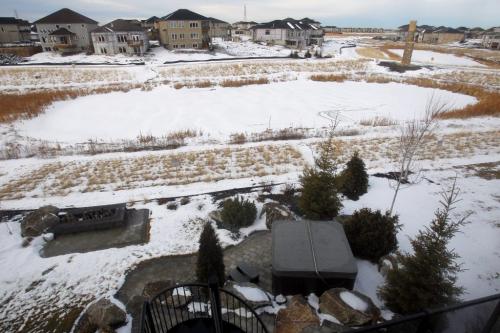 NEW HOMES - 152 Blue Sun Drive. Artisia Homes. January 10, 2012 BORIS MINKEVICH / WINNIPEG FREE PRESS