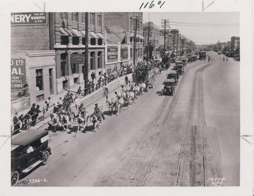 Credit: Foote Collection Manitoba Archives Manitoba Archives Collection: Foote 360 Subject: Circus parade Date: June 20, 1921 fparchive
