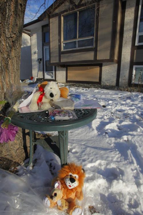 11 Woodlark where fatal fire was. January 27, 2012 BORIS MINKEVICH / WINNIPEG FREE PRESS