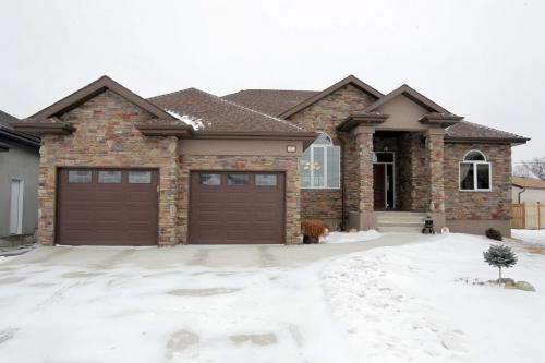 House for resale - 88 Settlers Road. Front view. January 30, 2012 BORIS MINKEVICH / WINNIPEG FREE PRESS