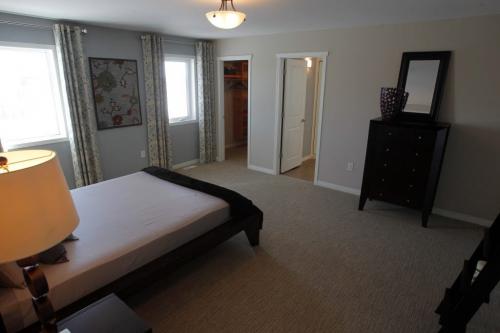 148 North Town Road in Bridgwater Forest. Master bedroom. Homes. February 14, 2012  BORIS MINKEVICH / WINNIPEG FREE PRESS