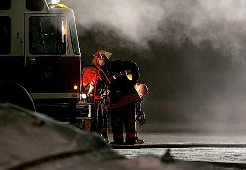 BORIS MINKEVICH / WINNIPEG FREE PRESS  070124 Fire at a cardboard plant on Lowson Cres.