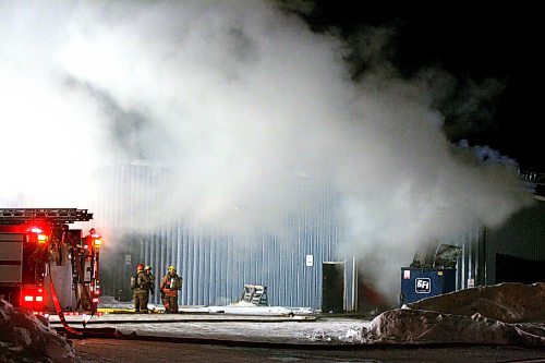 BORIS MINKEVICH / WINNIPEG FREE PRESS  070124 Fire at a cardboard plant on Lowson Cres.