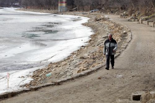 The River Trail at the Forks. People did not want to have name used. Generic shots. March 14, 2012  BORIS MINKEVICH / WINNIPEG FREE PRESS