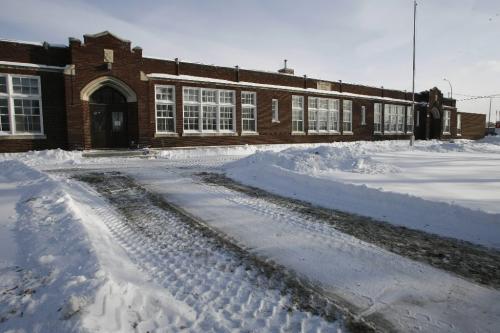 John Woods / Winnipeg Free Press / February  2 2007 - 070202  - On Friday, Feb., 2/07  Sir Sam Steele School on Nairn gets prepared for students who can not attend their school because of flooding.