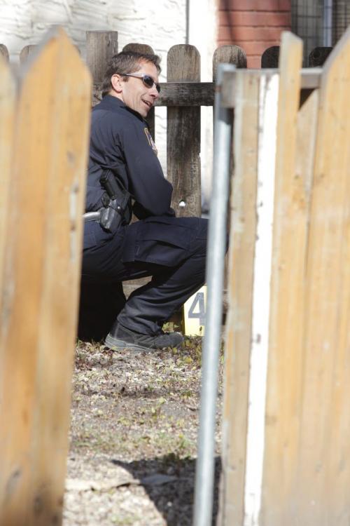 Murder scene in the 600 block of Maryland. April 6, 2012  BORIS MINKEVICH / WINNIPEG FREE PRESS