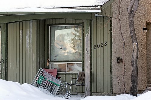 BORIS MINKEVICH / WINNIPEG FREE PRESS  070204 2028 Burrows was the address where many people were shot early yesterday morning. Follow story.