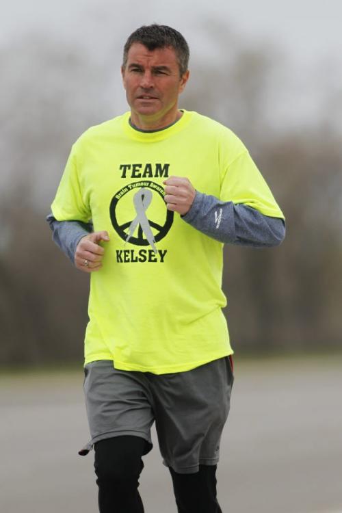 April 29, 2012 - 120428  -  Former Olympic boxer Mike Strange is photographed in Winnipeg Sunday April 29, 2012.  Strange is running from Thunder Bay to the west coast as part of cancer fundraiser to finish the Terry Fox run across the country. John Woods / Winnipeg Free Press