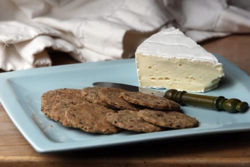 RECIPE SWAP - Wholegrain Nutty Cracker. May 1st, 2012  BORIS MINKEVICH / WINNIPEG FREE PRESS