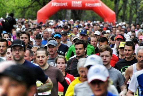 The start of the annual Winnipeg Police Half Marathon at Assiniboine Park.  120506 May 06, 2012 Mike Deal / Winnipeg Free Press