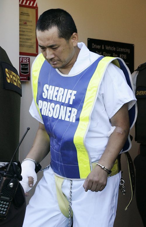 Vince Li, the accused in the Greyhound bus beheading of Tim McLean last Wednesday night, appears in a Portage La Prairie court Tuesday, August 5, 2008 and was ordered by the judge to undergo a psychiatric assessment. Li has pleaded for someone to -- quote -- ¾¨please kill me.¾Æ  THE CANADIAN PRESS/John Woods