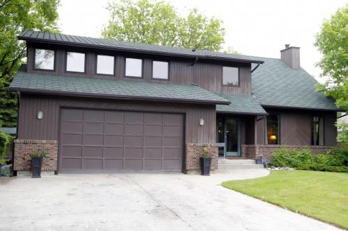 HOMES RESALE - 35 Mirabelle Road in West St. Paul, MB. June 11, 2012  BORIS MINKEVICH / WINNIPEG FREE PRESS