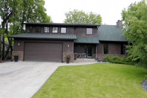 HOMES RESALE - 35 Mirabelle Road in West St. Paul, MB. June 11, 2012  BORIS MINKEVICH / WINNIPEG FREE PRESS