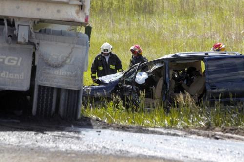 MVC - Mini van vs. Semi on the perimeter highway eastbound just west of St. Mary's (in the south end of the city). June 12, 2012  BORIS MINKEVICH / WINNIPEG FREE PRESS
