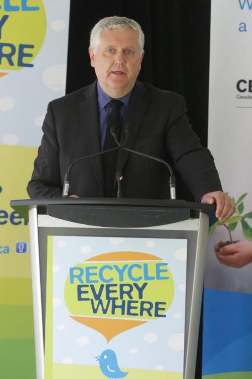 Gord Mackintosh, Minister of Conservation and Water Stewardship speaks at the Recycle Everywhere press conference at Kildonan Park. June 12, 2012  BORIS MINKEVICH / WINNIPEG FREE PRESS