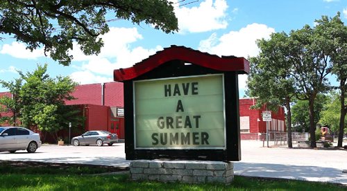 Windsor School Class of 2017 Last day of school - sign outside Windsor School reads "Have a Great Summer". See Doug Speirs story. Also see more photo's taken on last day of school June 29. June 20,  2012 (Ruth Bonneville/Winnipeg Free Press)