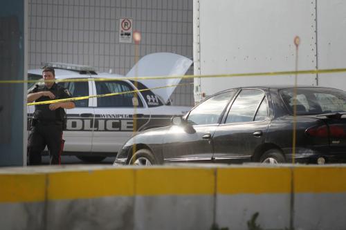 July 9, 2012 - 120709  -   Police remove the body and investigate the death of a man in a car on Eagle Drive Monday, July 9, 2012.    John Woods / Winnipeg Free Press