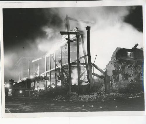 Winnipeg Free Press Archives Time Building Fire (14) June 11, 1954 Flood light at fire scene fparchive