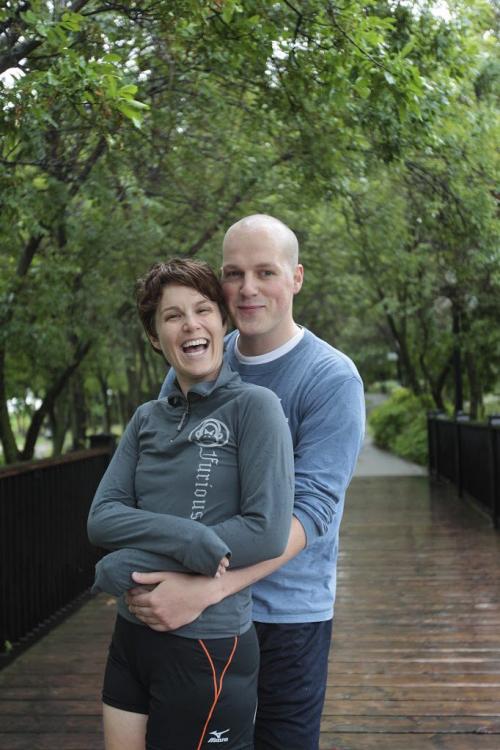 Matt Tenbruggencate and his wife Mel at their favourite place in the city Stephen Juba Park. Ruth Bonneville Winnipeg Free Press Aug 04, 2012