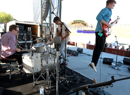 Brandon Sun Brandon band Effect and Cause performs on the main stage of Rockin' the Fields Minnedosa, Saturday afternoon. (Colin Corneau/Brandon Sun)