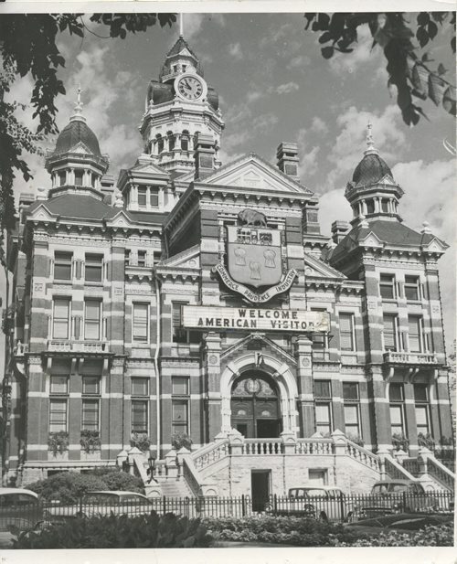 Winnipeg Free Press Archives Winnipeg Old City Hall (6) Aug. 10, 1957 These Are Some Landmarks You'll Want To See Winnipeg's city hall, Main street fparchive