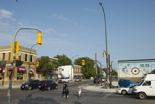 120810 Winnipeg - Selkirk Avenue as seen at the corner of Salter Friday afternoon. DAVID LIPNOWSKI / WINNIPEG FREE PRESS