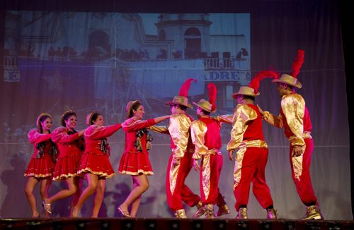120818 Winnipeg -  The local Chilean dance troupe performs at the Chile Lindo pavilion during the last night of Folklorma at Sargent Park School Saturday night. DAVID LIPNOWSKI / WINNIPEG FREE PRESS