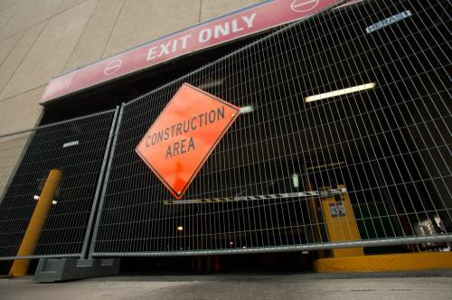 201208227 Winnipeg -  The doors are closed at the Civic Centre Parkade while structural repairs are preformed. August 27 2012 (COLE BREILAND / WINNIPEG FREE PRESS)