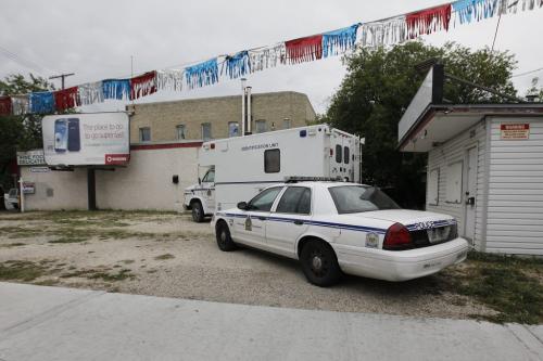 September 1, 2012 - 120901  -  Police attend to a suspicious scene at 1064 Main Sunday September 2, 2012.    John Woods / Winnipeg Free Press