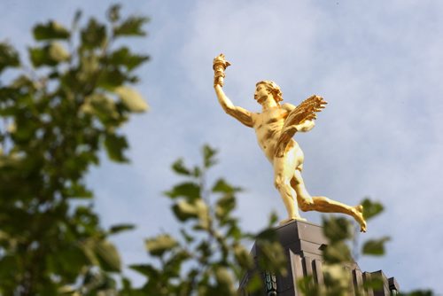 The golden boy on top of the Manitoba Legislature in Winnipeg- For files September 11, 2012   (JOE BRYKSA / WINNIPEG FREE PRESS)