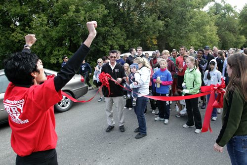 A ribbon is cut to mark the start of the 32nd Annual Terry Fox Run at Assiniboine Park Sunday morning. 120916 - Sunday, September 16, 2012 -  (MIKE DEAL / WINNIPEG FREE PRESS)