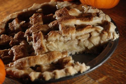 September 24, 2012 - 120924  - Recipe Swap - Grandma's Apple Pie  photographed Monday September 24, 2012.  John Woods / Winnipeg Free Press