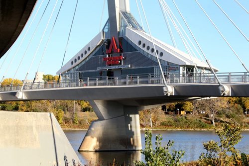 Esplanade Riel Pedestrian Bridge over the Red River with Salisbury House Restaurant. See Story. Sept 26,  2012 (Ruth Bonneville/Winnipeg Free Press)