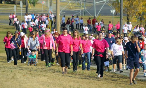 Brandon Sun Participants hit the road in the annual CIBC Run For The Cure event, Sunday morning at Assiniboine Community College. Over 750 locals took part in the Brandon portion of the event, which joined over 60 other communities across Canada in raising money for breast cancer research. (Colin Corneau/Brandon Sun)