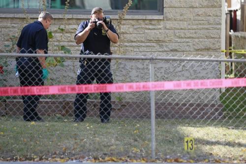 September 30, 2012 - 120930  -  Police investigate the latest Winnipeg homicide scene at 684 Maryland Sunday September 30, 2012.  John Woods / Winnipeg Free Press