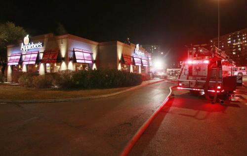 October 7, 2012 - 121007  - Firefighters respond to Applebee's on Pembina after smoke was reported to be coming from the ventilation system Sunday October 7, 2012.  John Woods / Winnipeg Free Press