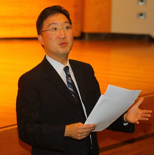 Brandon Sun Dr. Michael Kim, chair of the Brandon Arts Council, announced the  new annual Professional Artists Granting Program during a brief news conference at the Lorne Watson Recital Hall on Thursday. (Bruce Bumstead/Brandon Sun)