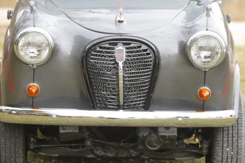 Bernie Van Kemenade's 1956 Austin of England A35 Street Machine. October 12, 2012  BORIS MINKEVICH / WINNIPEG FREE PRESS