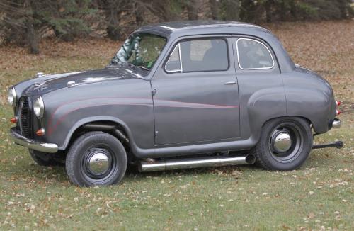 Bernie Van Kemenade's 1956 Austin of England A35 Street Machine. October 12, 2012  BORIS MINKEVICH / WINNIPEG FREE PRESS