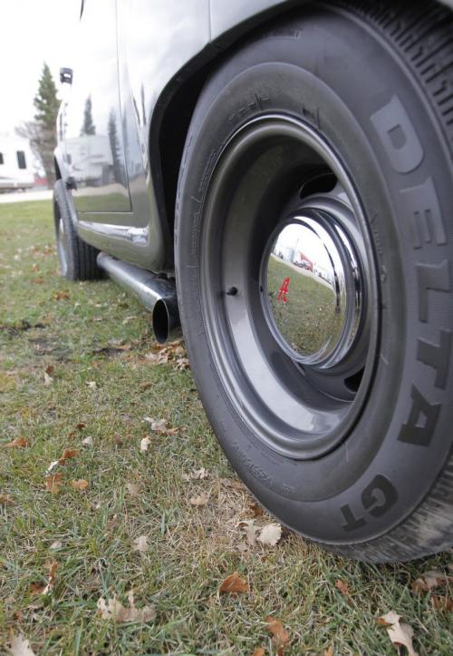 Bernie Van Kemenade's 1956 Austin of England A35 Street Machine. October 12, 2012  BORIS MINKEVICH / WINNIPEG FREE PRESS