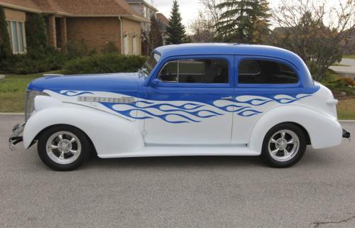 Bob Draho's 1939 Chevy. CLASSIC CARS October 12, 2012  BORIS MINKEVICH / WINNIPEG FREE PRESS