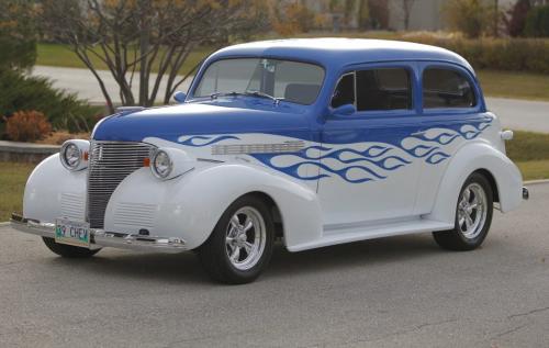 Bob Draho's 1939 Chevy. CLASSIC CARS October 12, 2012  BORIS MINKEVICH / WINNIPEG FREE PRESS