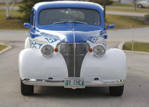 Bob Draho's 1939 Chevy. CLASSIC CARS October 12, 2012  BORIS MINKEVICH / WINNIPEG FREE PRESS