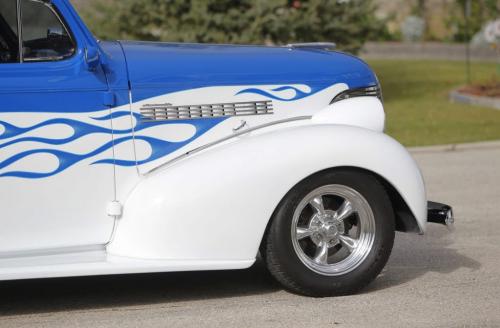 Bob Draho's 1939 Chevy. CLASSIC CARS October 12, 2012  BORIS MINKEVICH / WINNIPEG FREE PRESS