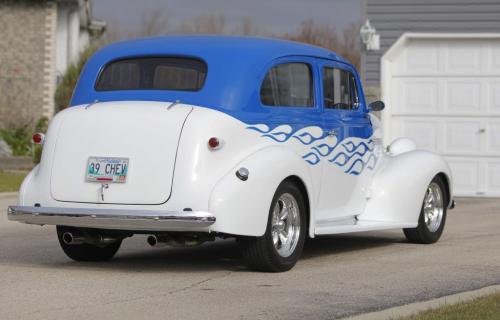 Bob Draho's 1939 Chevy. CLASSIC CARS October 12, 2012  BORIS MINKEVICH / WINNIPEG FREE PRESS