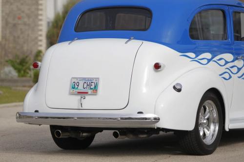 Bob Draho's 1939 Chevy. CLASSIC CARS October 12, 2012  BORIS MINKEVICH / WINNIPEG FREE PRESS