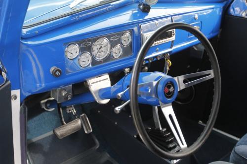 Bob Draho's 1939 Chevy. CLASSIC CARS October 12, 2012  BORIS MINKEVICH / WINNIPEG FREE PRESS