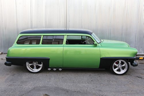 Paul Roy's 1954 Plymouth. October 17, 2012  BORIS MINKEVICH / WINNIPEG FREE PRESS